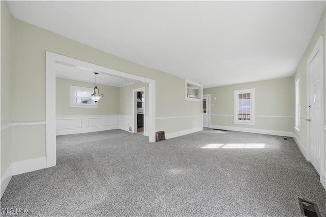 Building Photo - 437 Erie St