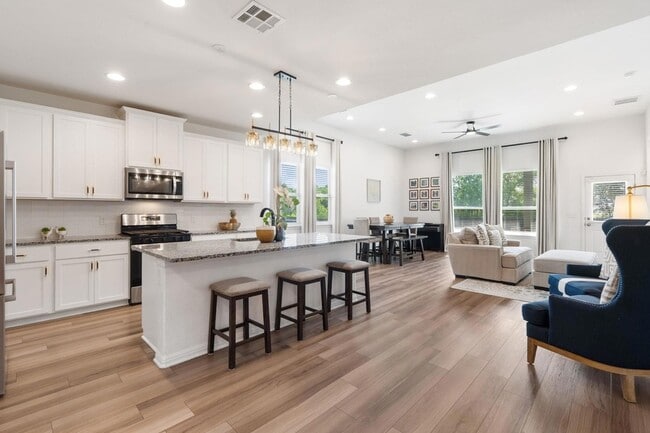 Building Photo - 232 Manassas Dr