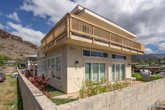 Primary Photo - West Side Paradise – Stunning Fully Furnished 3-Bed, 2-Bath Upstairs Unit