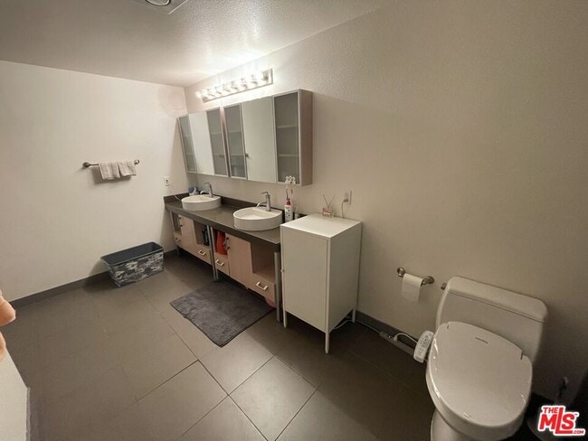 Building Photo - 1234 Wilshire Blvd