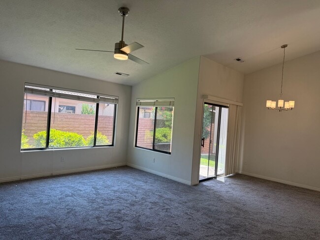 Building Photo - Single-Level Home in St. George with Community Pool, Gym, and More!