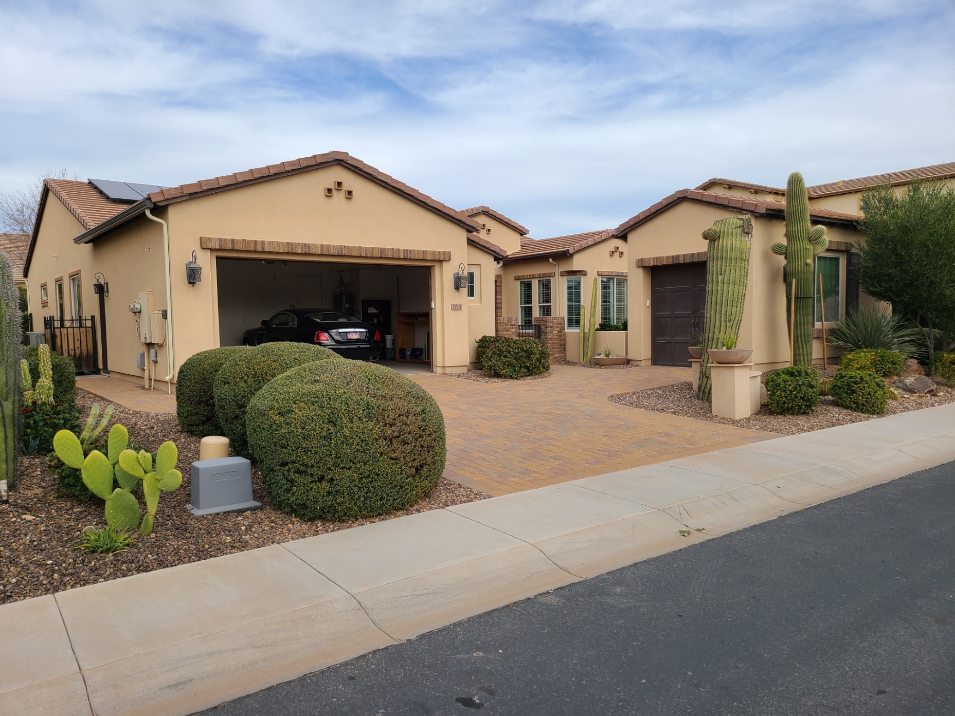 Building Photo - 1714 E Alegria Rd
