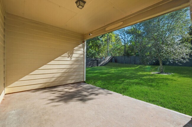 Building Photo - 1715 Round Oak Ln