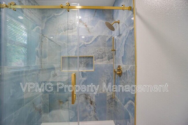 Building Photo - 423 NW 153rd St