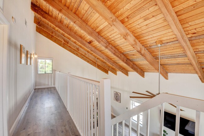 Building Photo - 2482 Sundy Ave