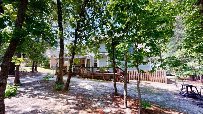 Building Photo - 5 Bedrooms with Golf Course Views in Carol...