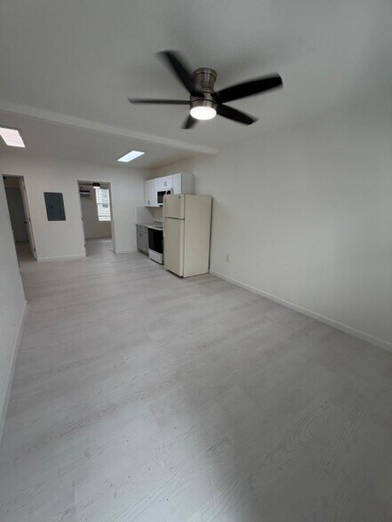 Building Photo - 901 N J St