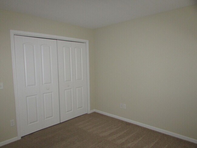 Building Photo - This property is located at The Villages at Mariner's Pointe - 3 Bedrooms  2 Baths  with 2 Car Ga...