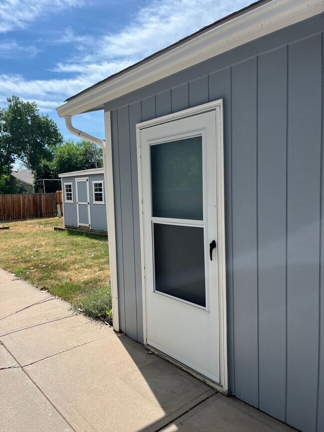 Building Photo - 3 Bed 2.5 Bath Single-Family Home on Cul-De-Sac w/ Large Fenced Backyard, Garage