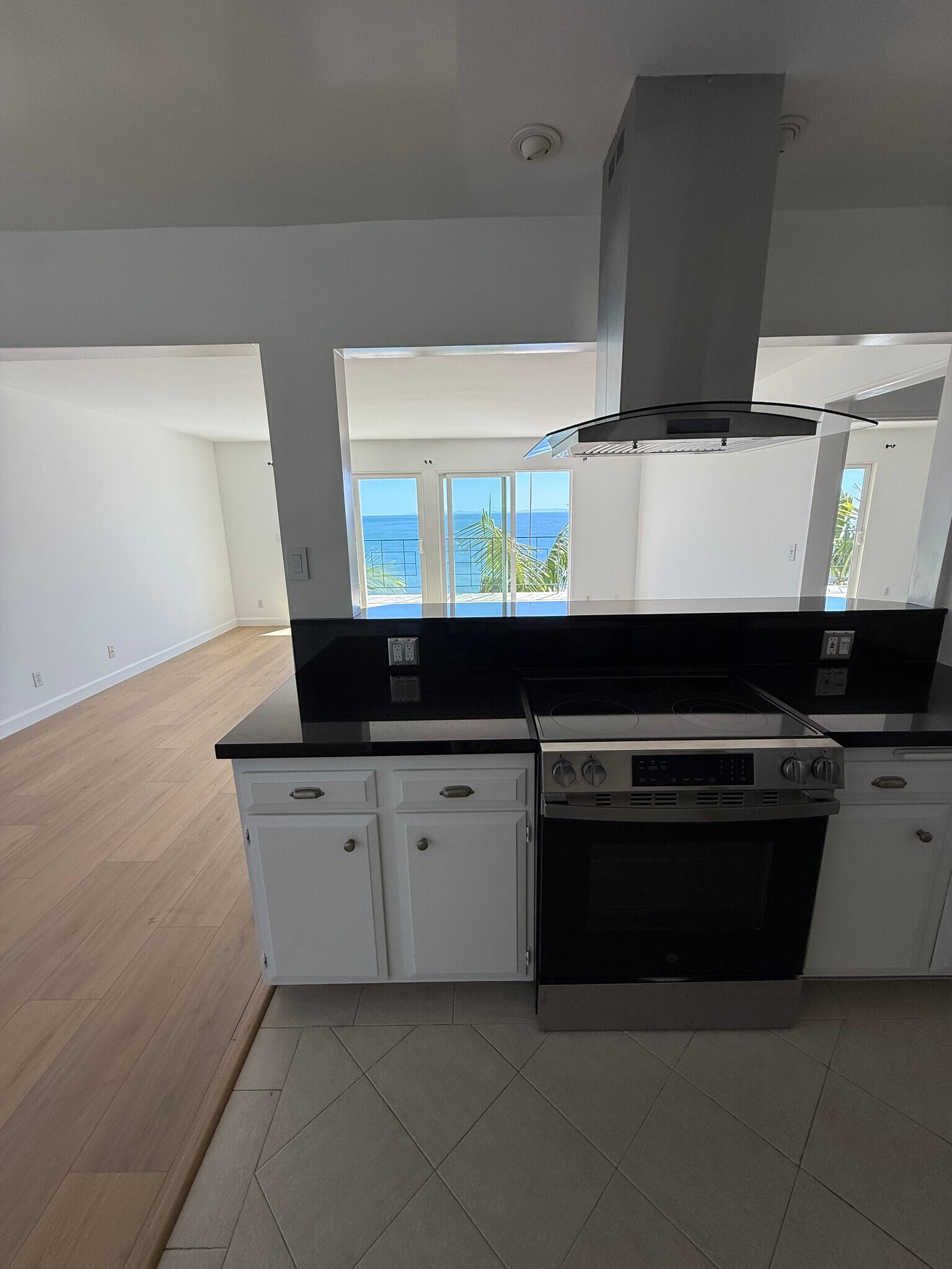 Building Photo - 18139 Coastline Dr