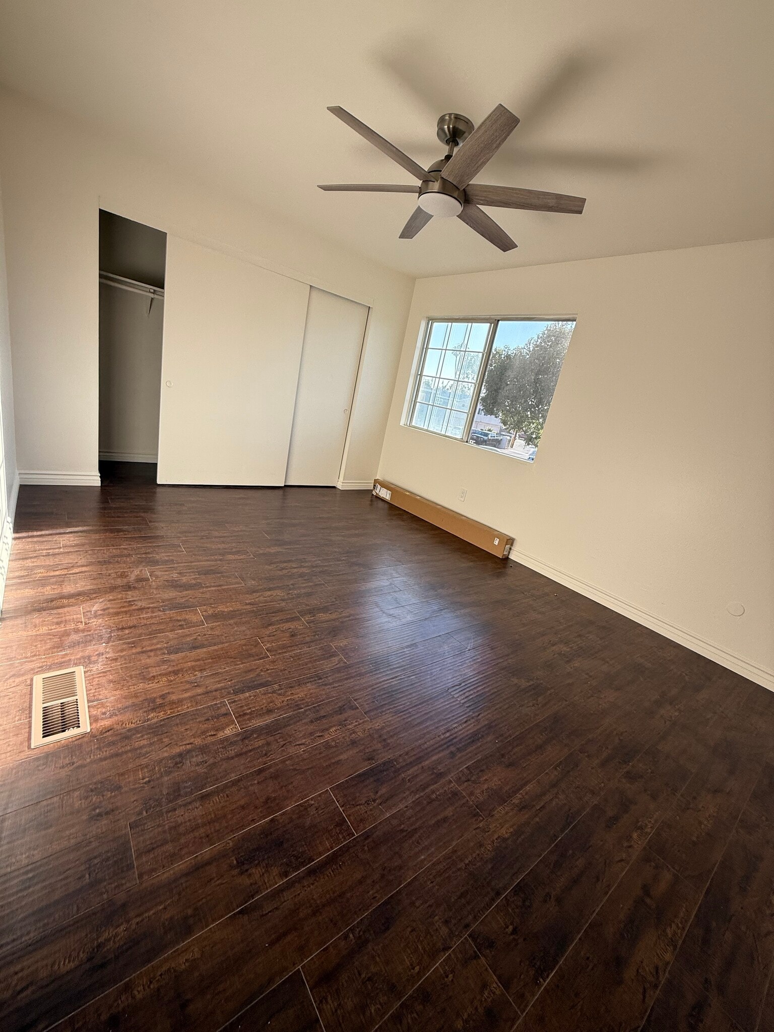 Building Photo - 2860 La Salle Ave