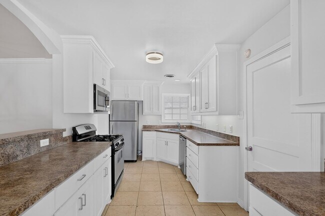 Building Photo - 4812 Wateka Dr