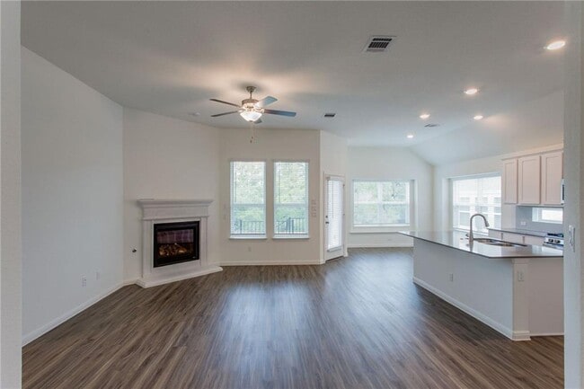 Building Photo - 312 Prato Pl