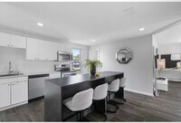 Building Photo - 55 Howe St