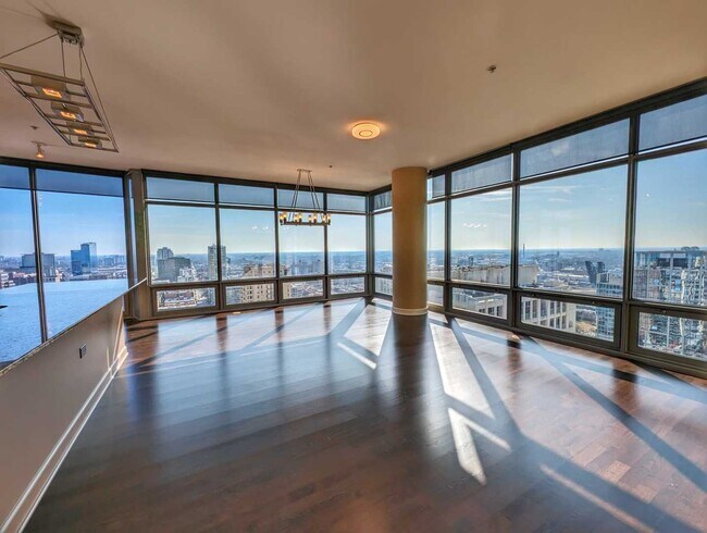 Building Photo - 100 E 14th St