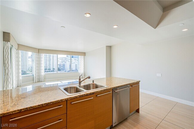 Building Photo - 222 Karen Ave