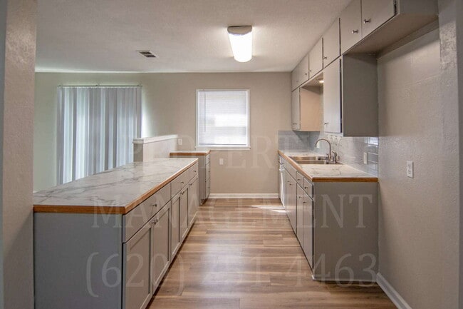 Building Photo - 3-Bedroom 1-Bathroom