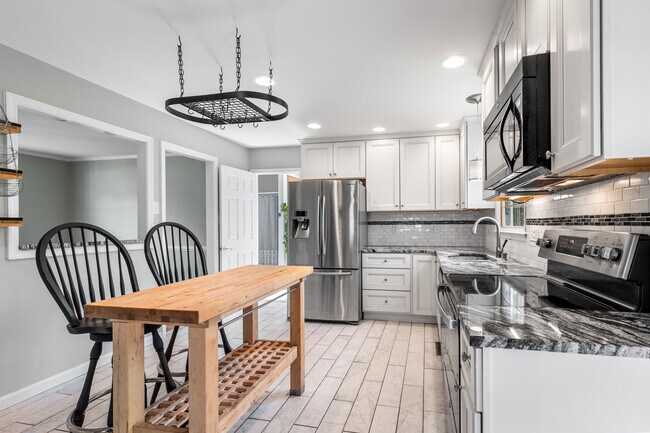 Building Photo - 1114 Collingwood Dr