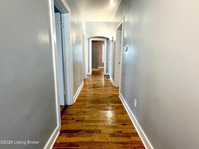 Building Photo - 715 S 41st St