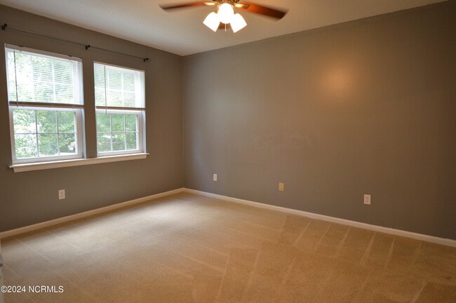 Building Photo - 206 Wedgewood Dr