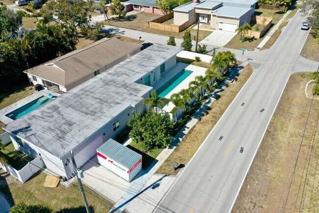 Building Photo - 4524 Riverwood Ave