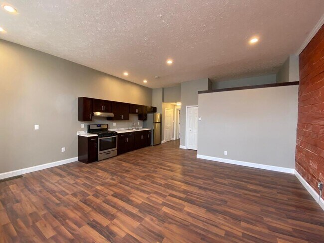 Building Photo - 2082 West 95th Street #03