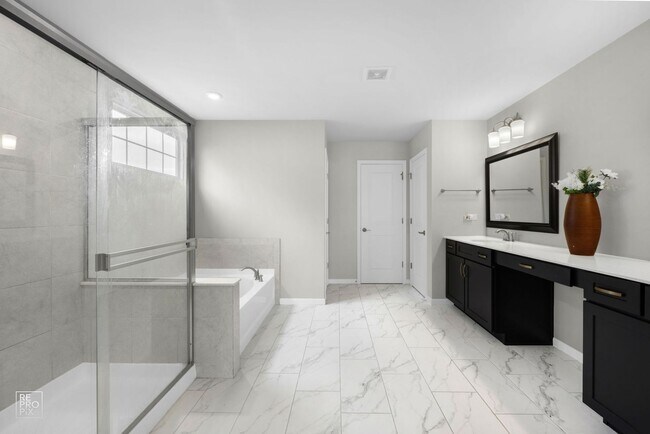 Building Photo - Luxury Five Bedroom Plainfield Rental