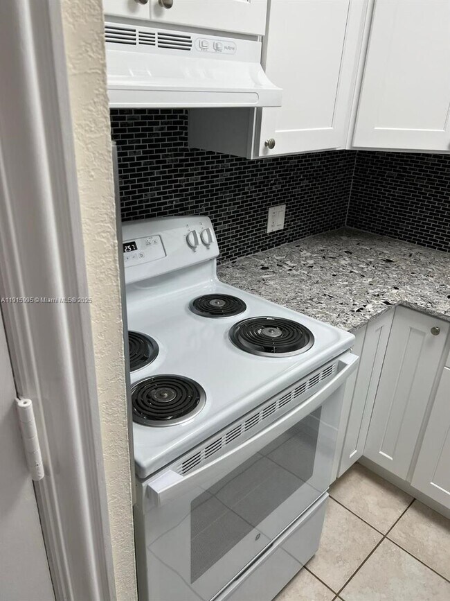 Building Photo - 1300 Moffett St