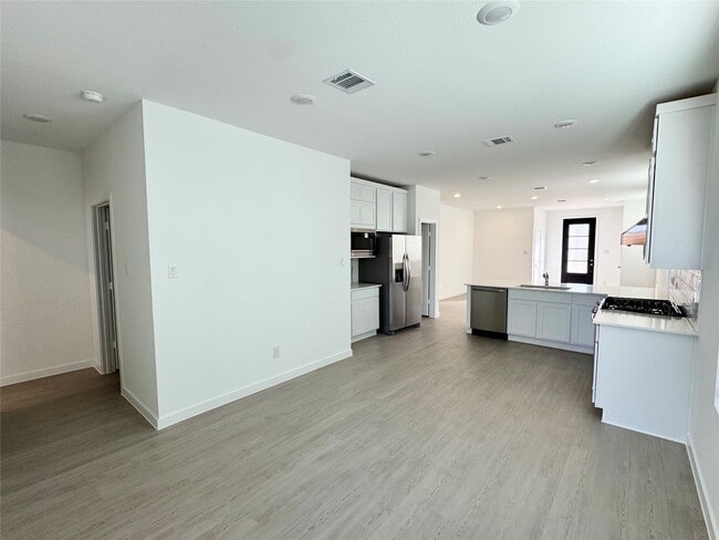 Building Photo - 5835 Majestic Sky Dr