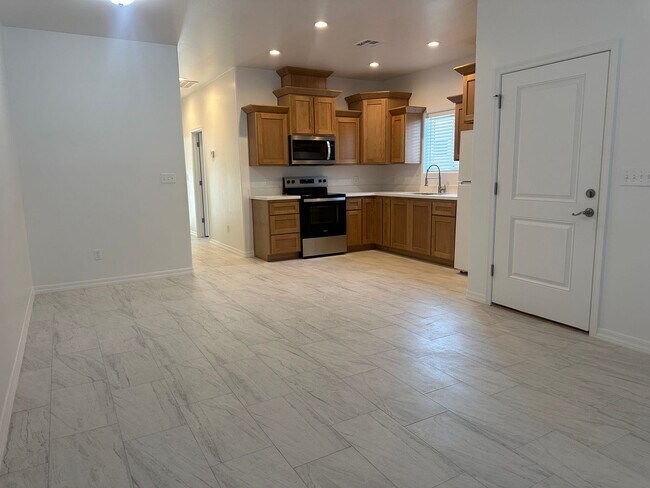 Building Photo - 448 S 17th Ave