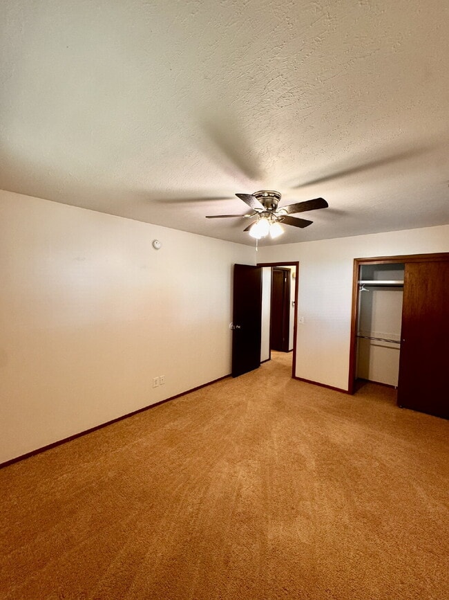 Building Photo - 9108 Bluff Dr