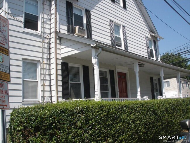 Building Photo - 803 Cove Rd