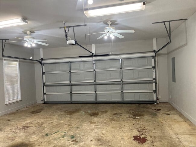 Building Photo - 704 Emerald Dr