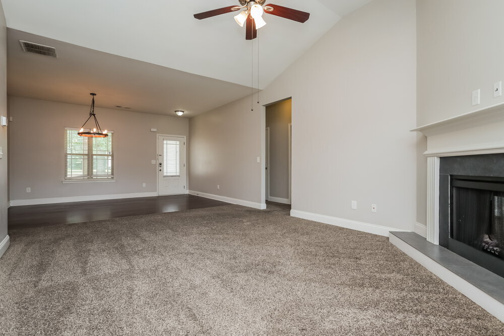 Building Photo - 547 Joneus Dr