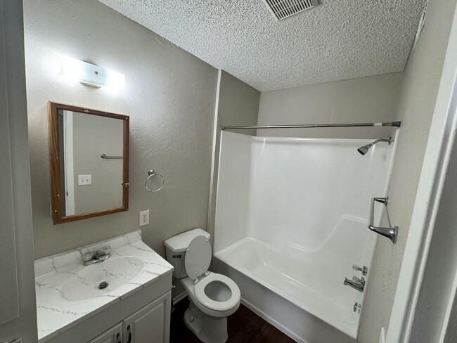 Building Photo - Houghton Ave