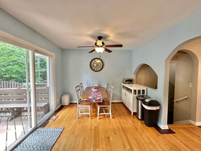Building Photo - STAFFORD TOWNHOUSES - CLOSE TO QUANTICO