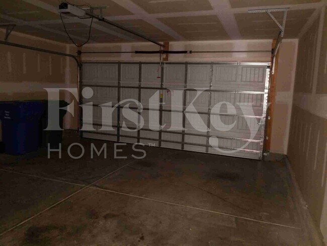 Building Photo - 901 Leatherstone Ln