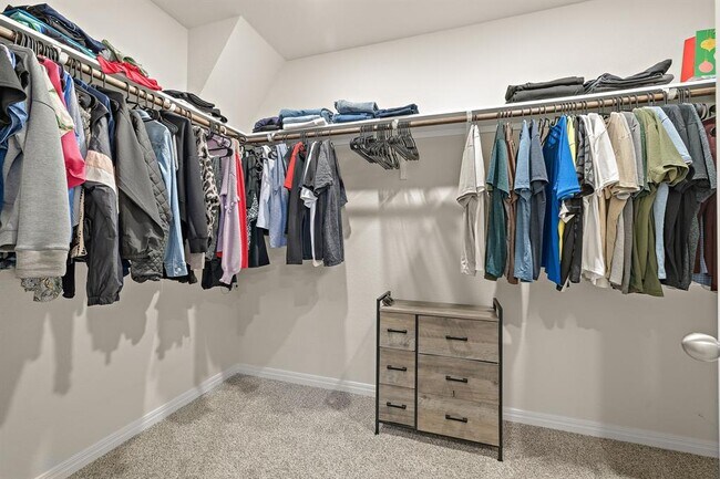 Building Photo - 129 Greenway Ln