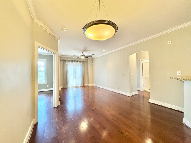Building Photo - 2 Bedroom in Winstead Commons! Convenient to Lawndale Dr, Battleground Ave, and More!