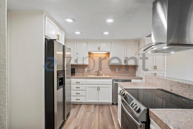 Building Photo - 2472 Camino de Jugar