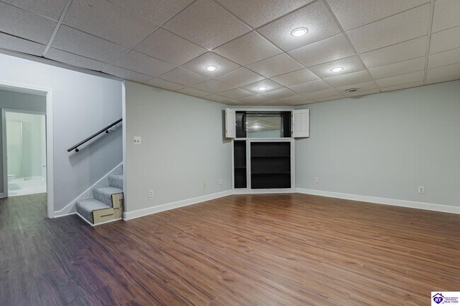 Building Photo - 404 Michigan Ave