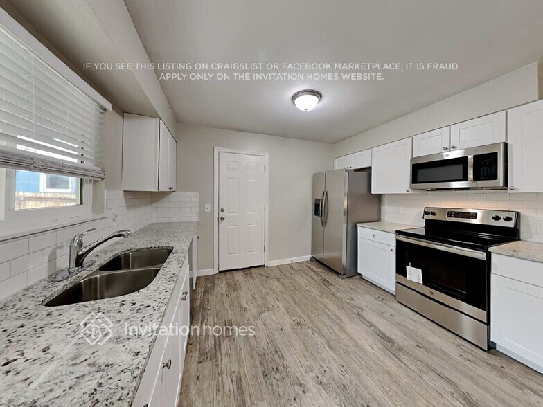 Building Photo - 2557 S Memphis Way