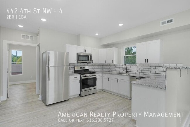 Primary Photo - 442 4th St NW