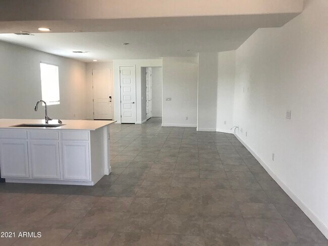 Building Photo - 3819 S 65th Ave