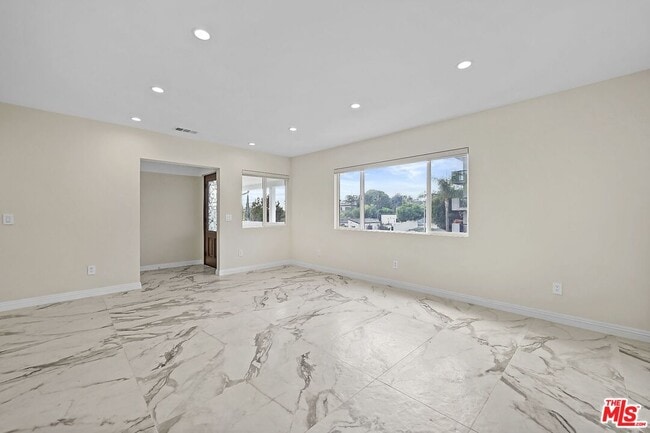 Building Photo - 1852 Holmby Ave