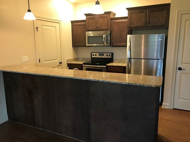 Building Photo - 2715 Bobcat Dr