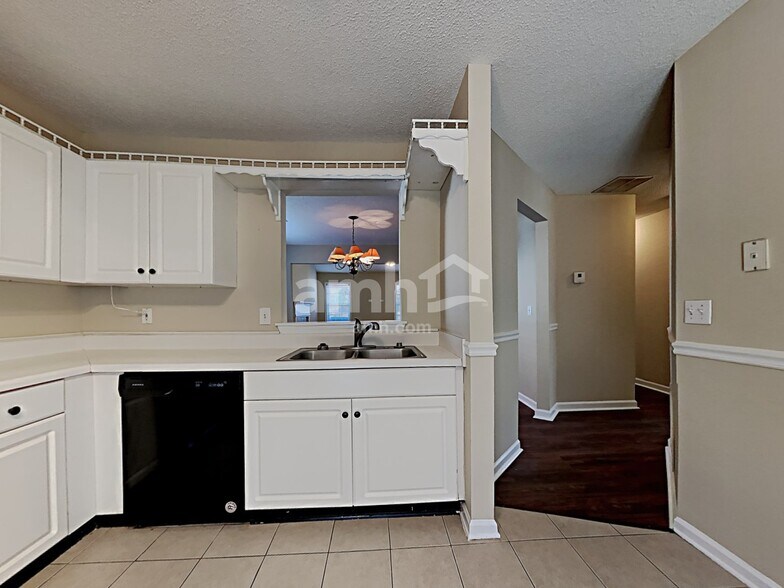 Building Photo - 6638 Shady Ridge Ln