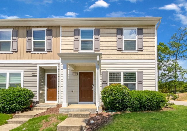 Primary Photo - 3-Bedroom Townhome in Highland Creek – Ava...