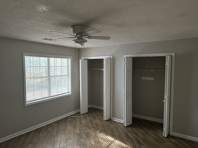 Building Photo - 5091 Farm Valley Dr NE