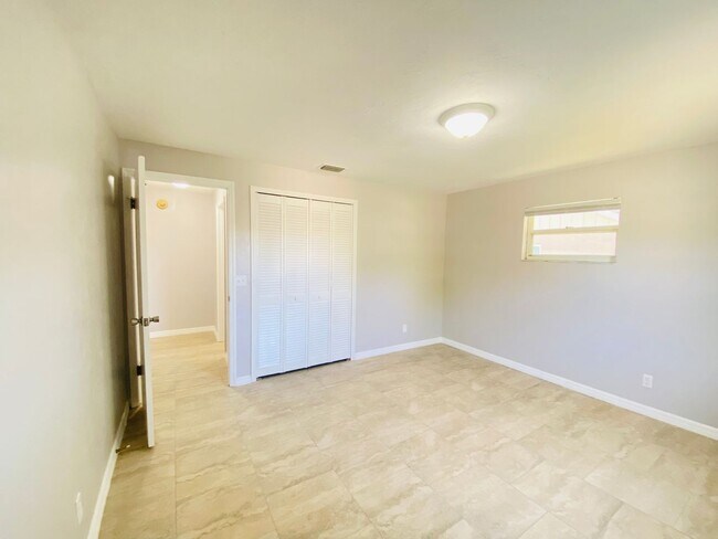 Building Photo - Beautiful 3 Bedroom House in Quiet Ormond Beach Neighborhood